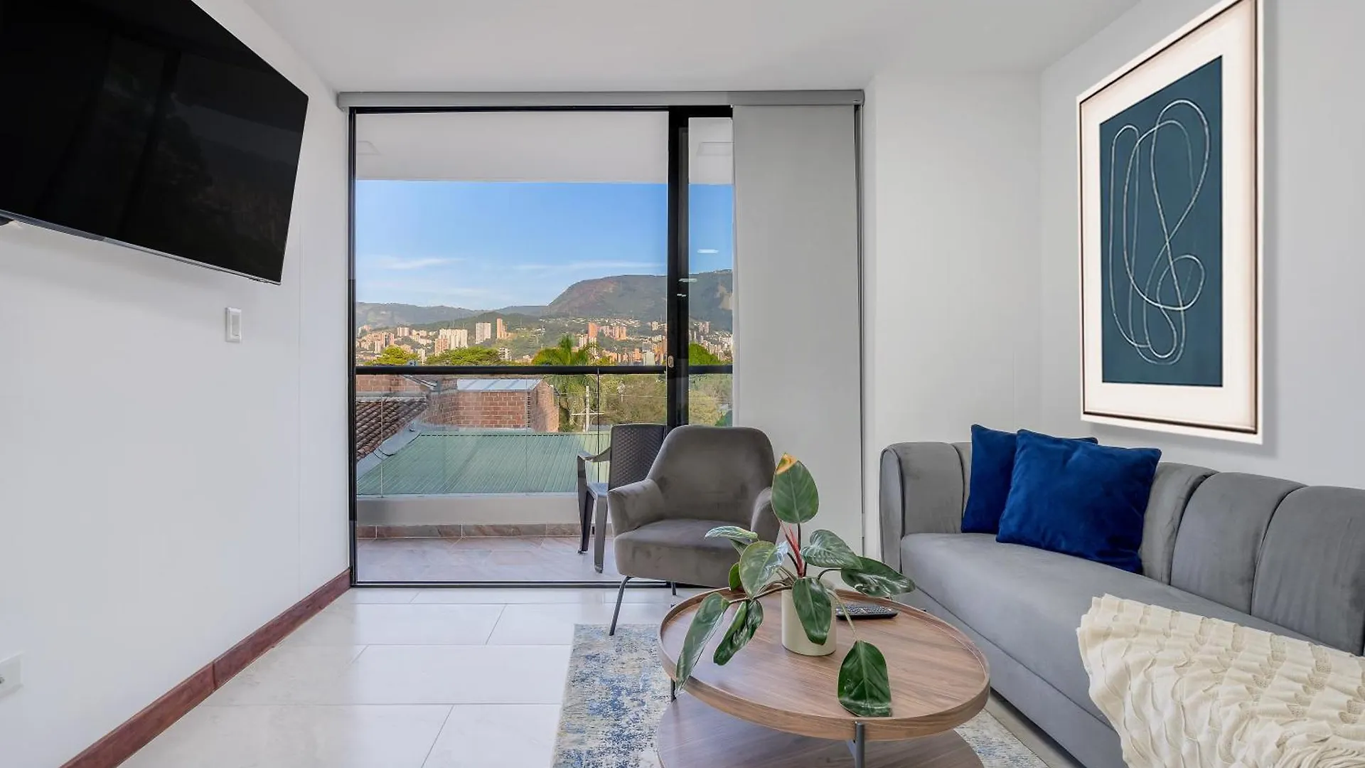 Apartamento Medellin- Cerca Al Poblado-401 0*,