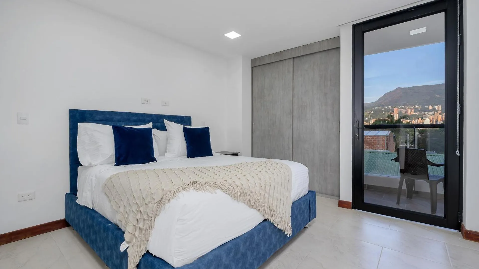 Apartamento Medellin- Cerca Al Poblado-401