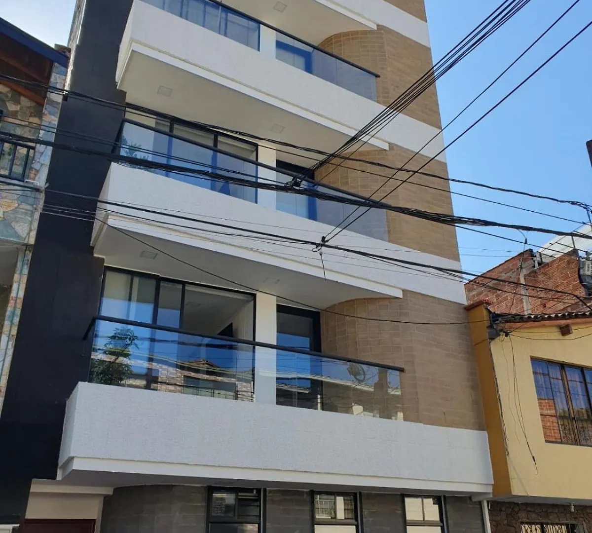 Контакты Medellin- Cerca Al Poblado-401